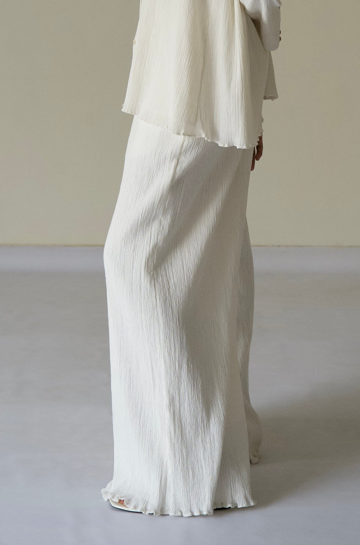 Crinkle Pants - White