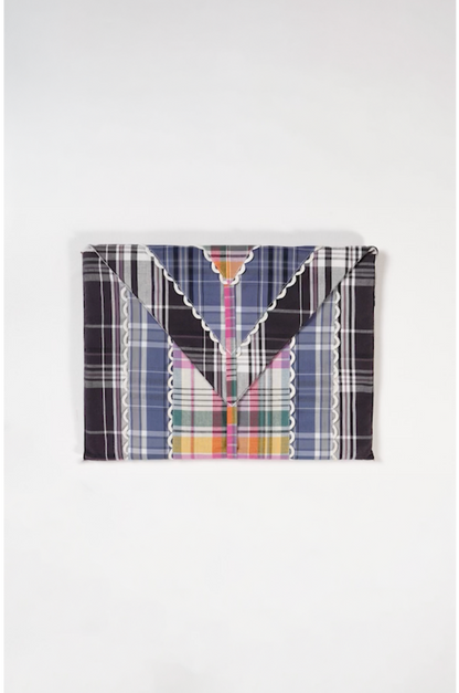 scallop laptop sleeve